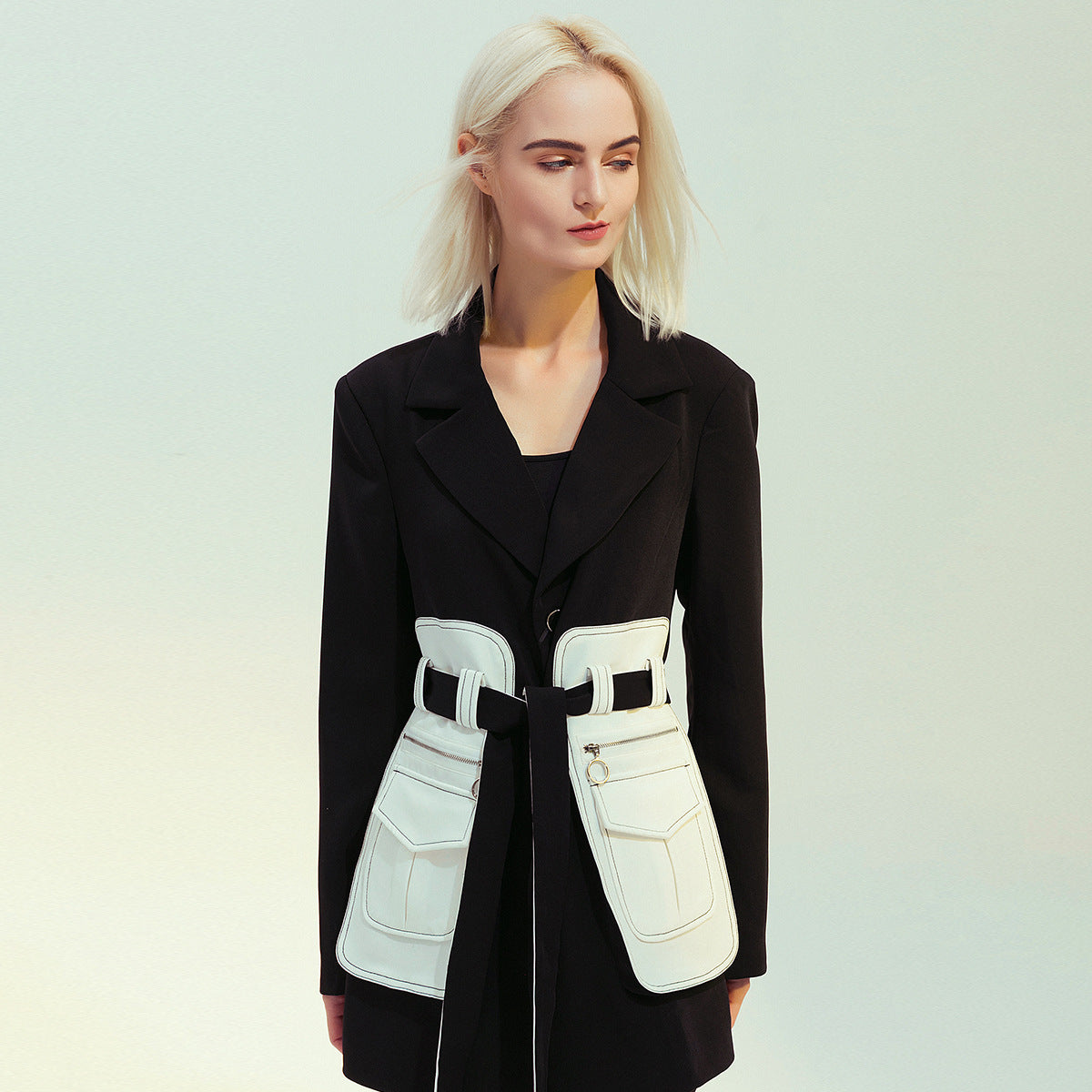 Black White Glue Pieces Retro Nostalgic Black White Contrast Color Tight Waist Mid-Length Small Blazers - ALTARIA
